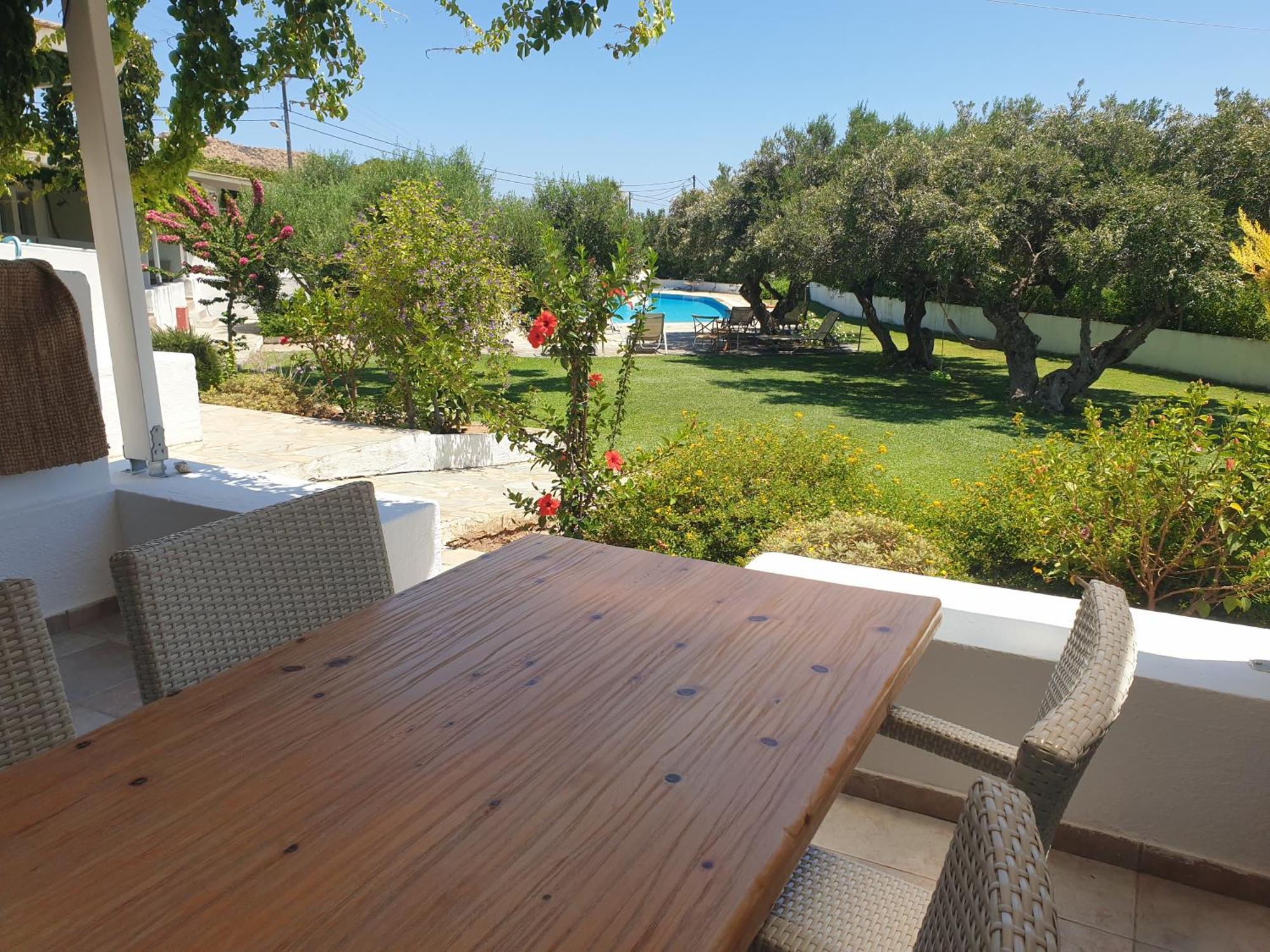 Aeolus Pool Apts Палекастрон Екстериор снимка
